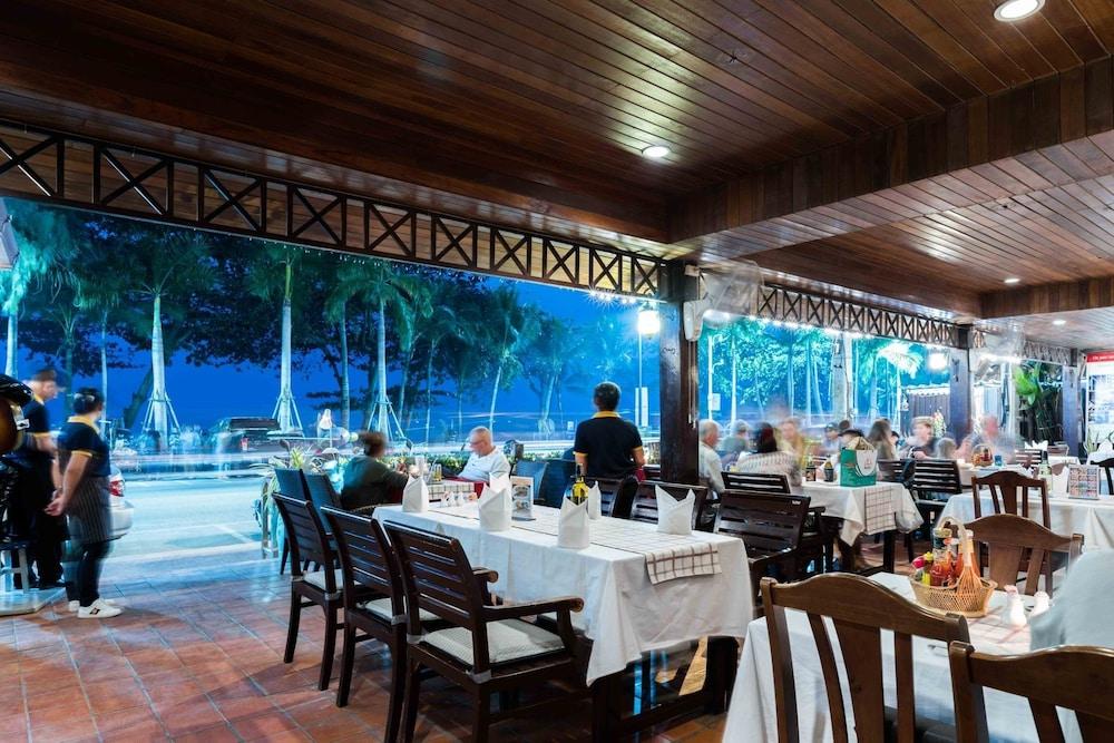 Отель Jomtien Boathouse Паттайя Экстерьер фото